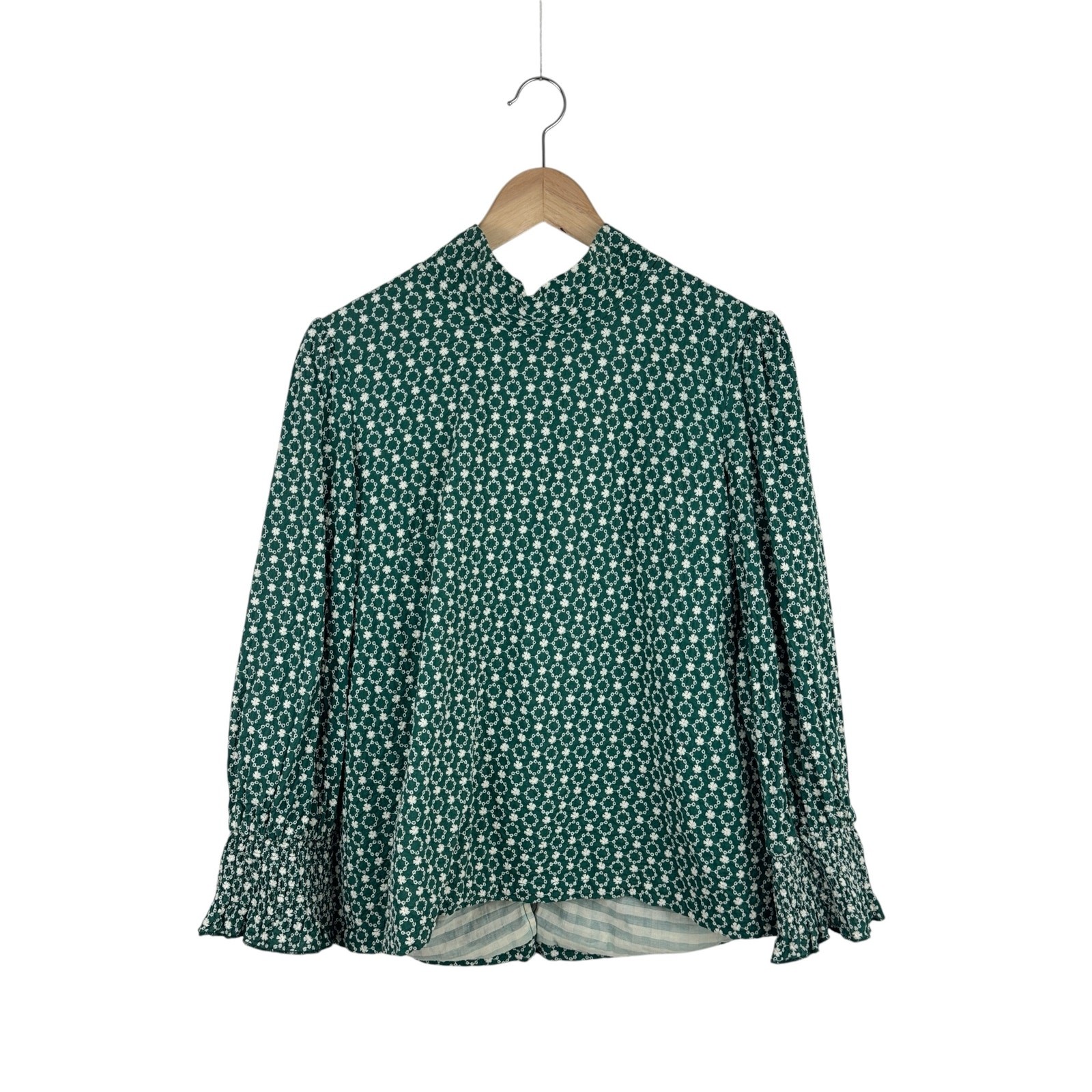 Buru Embroidered Button-Back Mod Top Green M Cotton Long Sleeves