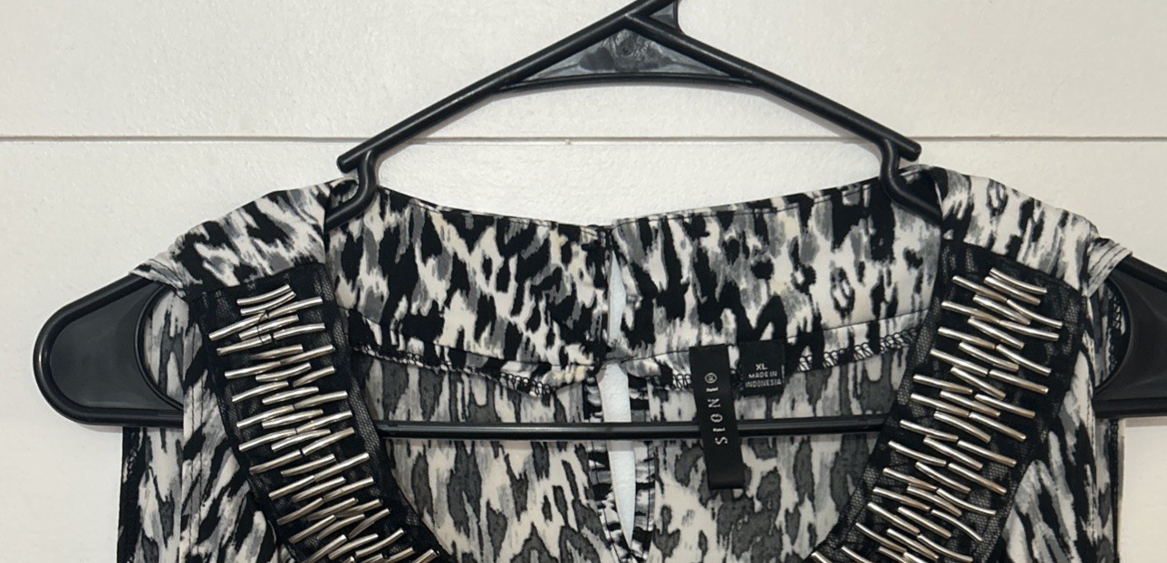 Sioni Black And White Embellished Top Womens Size XL Metallic Accent