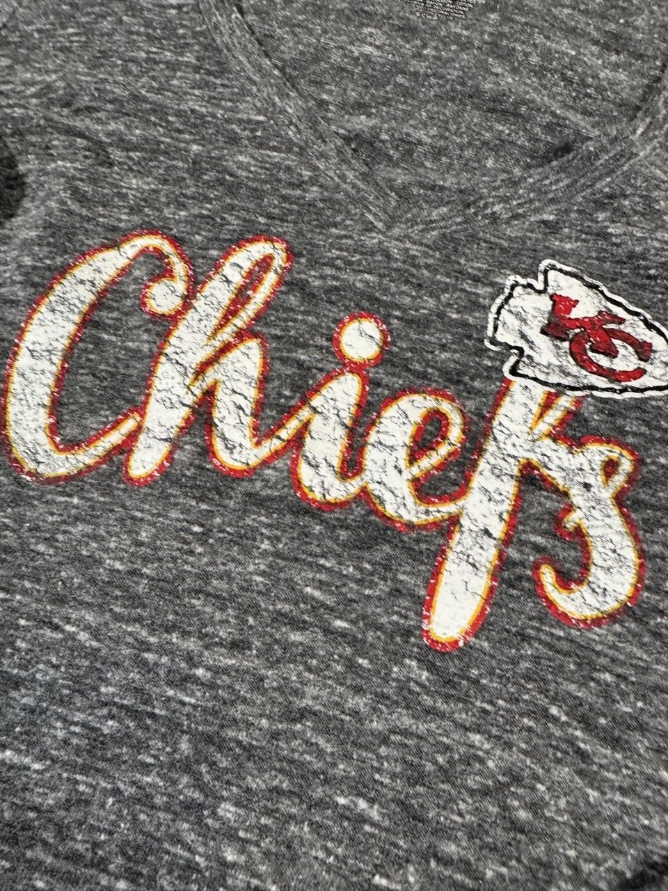 NFL Kansas City Chiefs Women’s Long Sleeve Vintage-Inspired V-Neck Tee, Gray