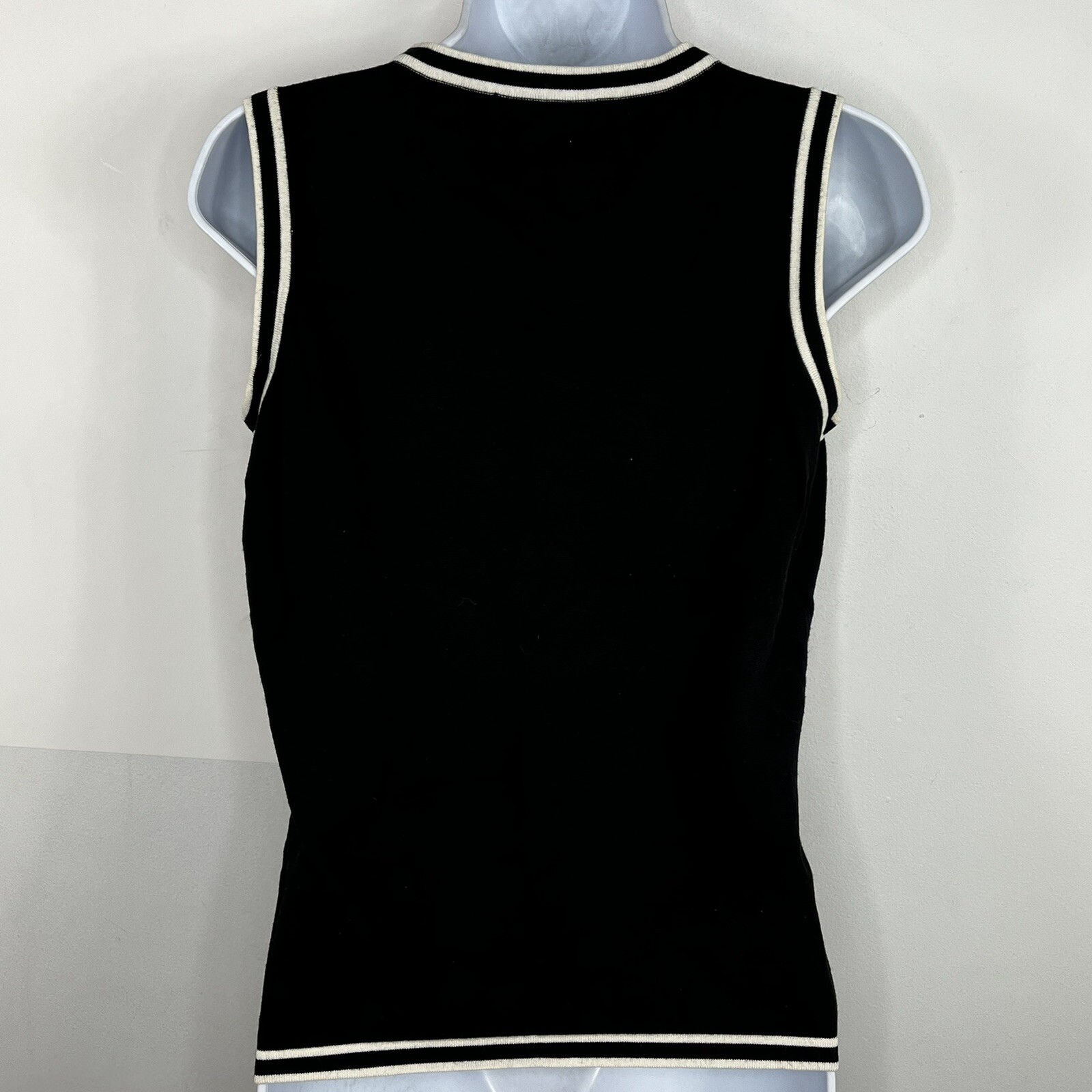 New York & Company Top sz M Black Elevated Basic City Chic Soft Grunge Modern