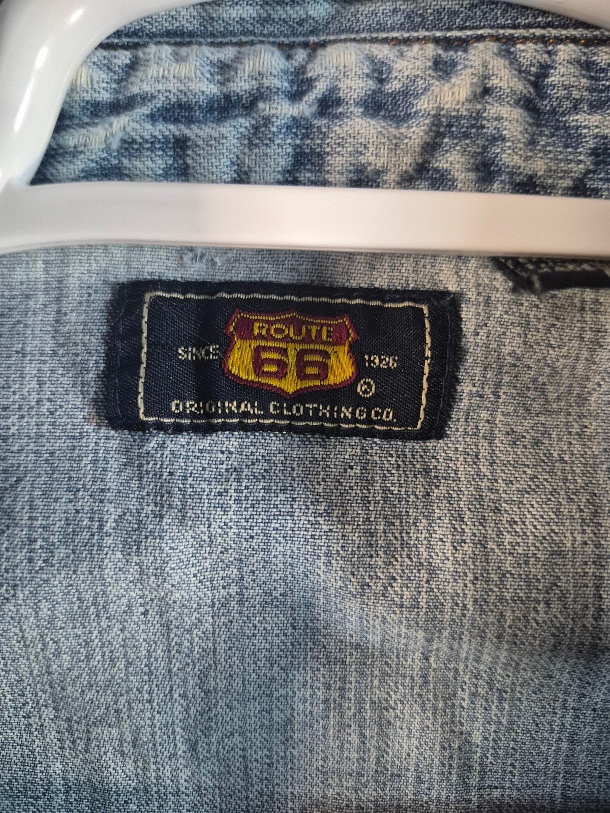 Route 66 Women’s Light Wash Denim Floral Embroidered 100% Cotton Shirt w Flaw
