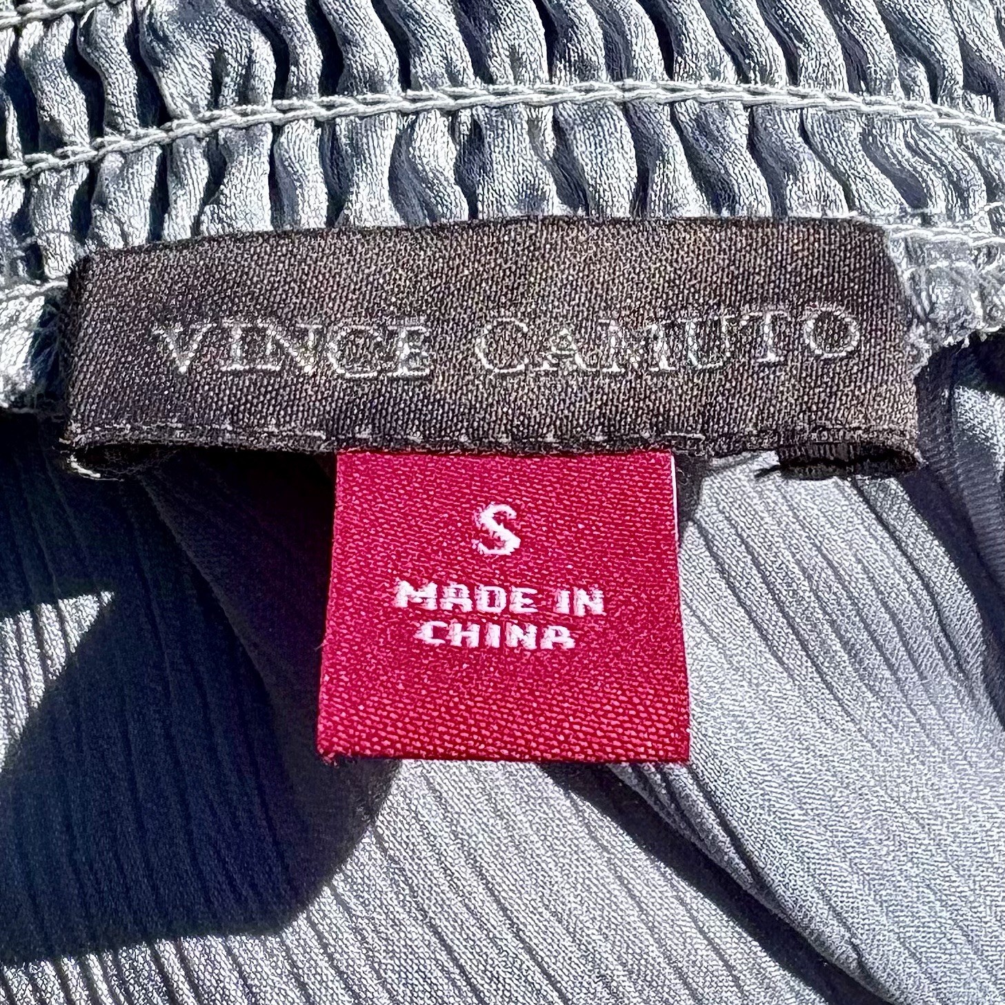 Vince Camuto Vintage Silver Gray Blouse Size S Shirred Buttons Trendy 2026 Retro