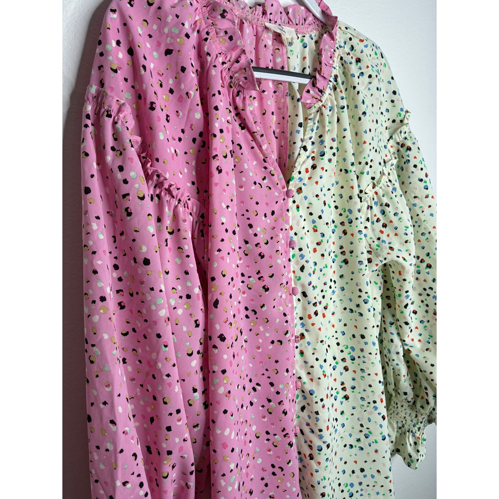 Entro Blouse Womens XL Pink Cream Multi Excellent Split Confetti Smocked Cuffs