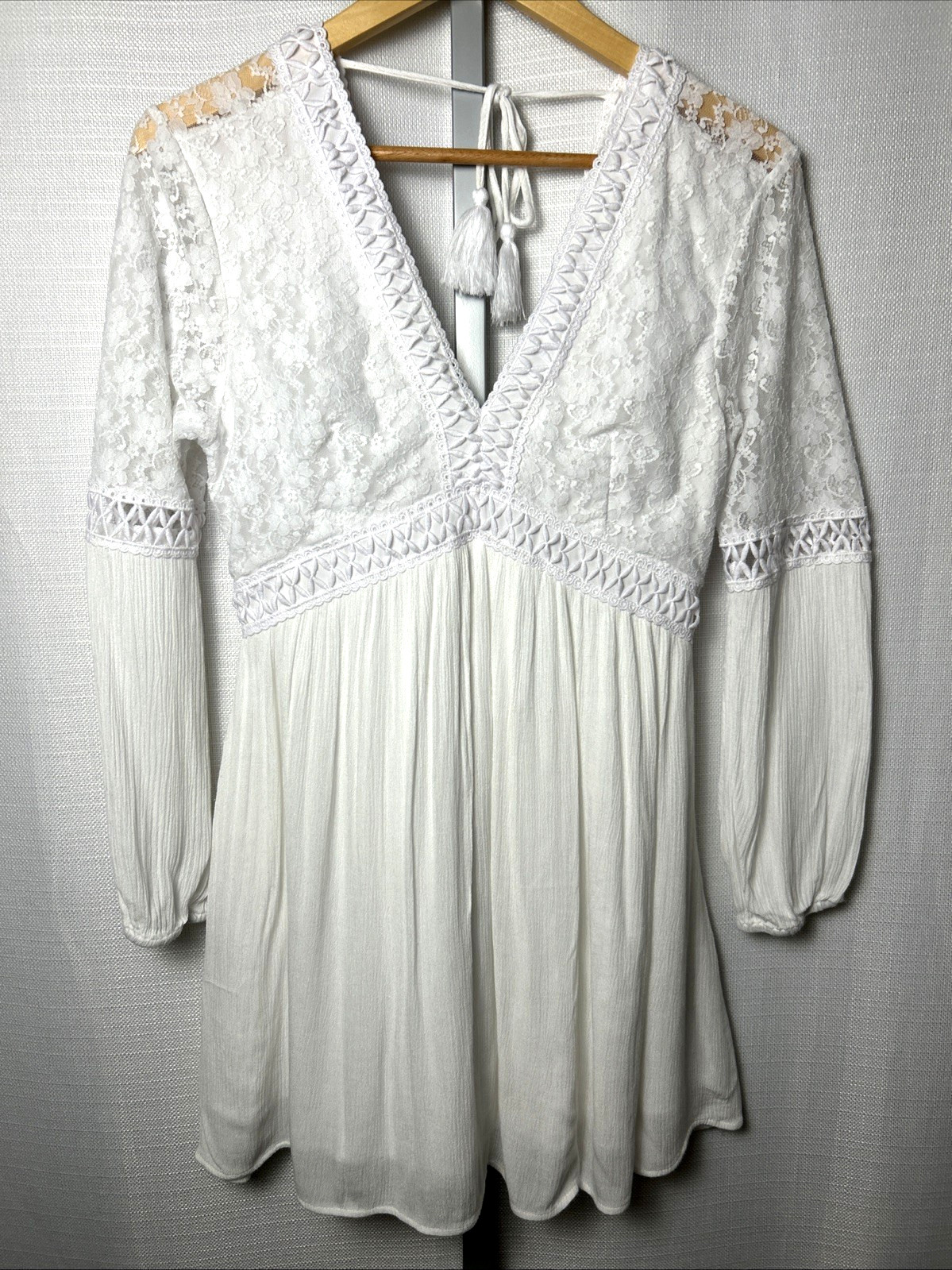 Altar’d State Womens Sz S White Lace Boho Peasant Dress V-Neck Romantic Beach