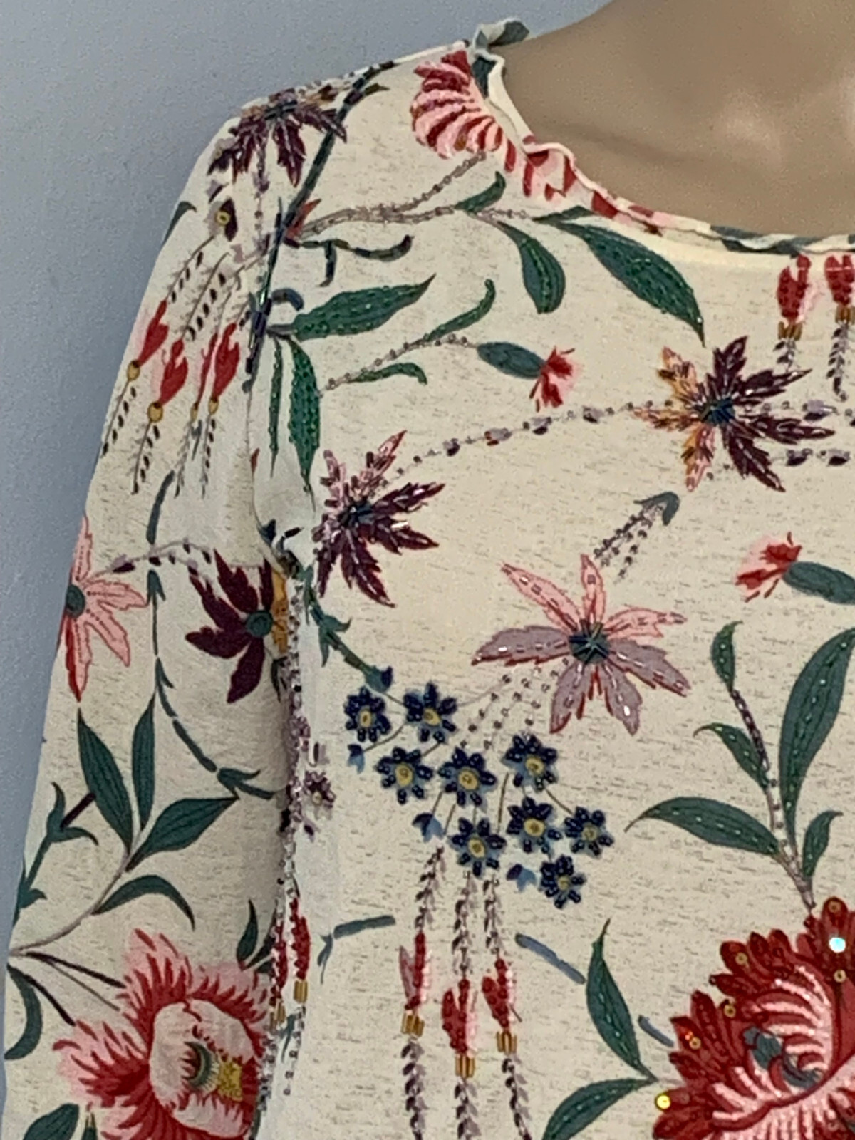 HEAVEN BLEU Sz S/M Cream Ivory Multi Floral Fitted MESH Beaded TOP 3/4 Sleeve