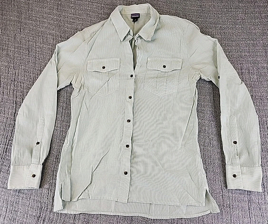 Patagonia Shirt Womens XS Green Button Up Self Guided Hiking Shirt Vented