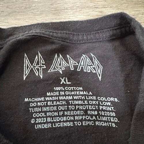 Def Leppard Graphic T-Shirt XL Black Cotton Leopard Rock Band Tee 2023 Licensed