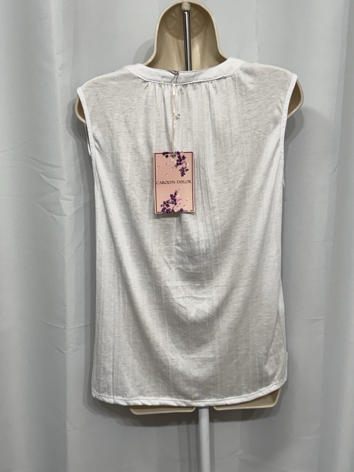 Carolyn Taylor Women’s White Sleeveless Button Up Soft Round Neck T-Shirt L