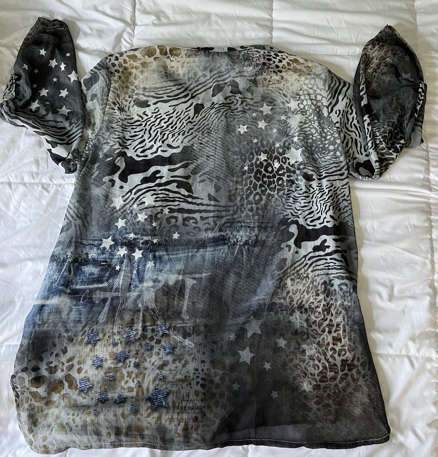 Woman’s Size S/M Bella Amore Fashion Into Art Blouse Sheer 3/4 Sleeve Shirt