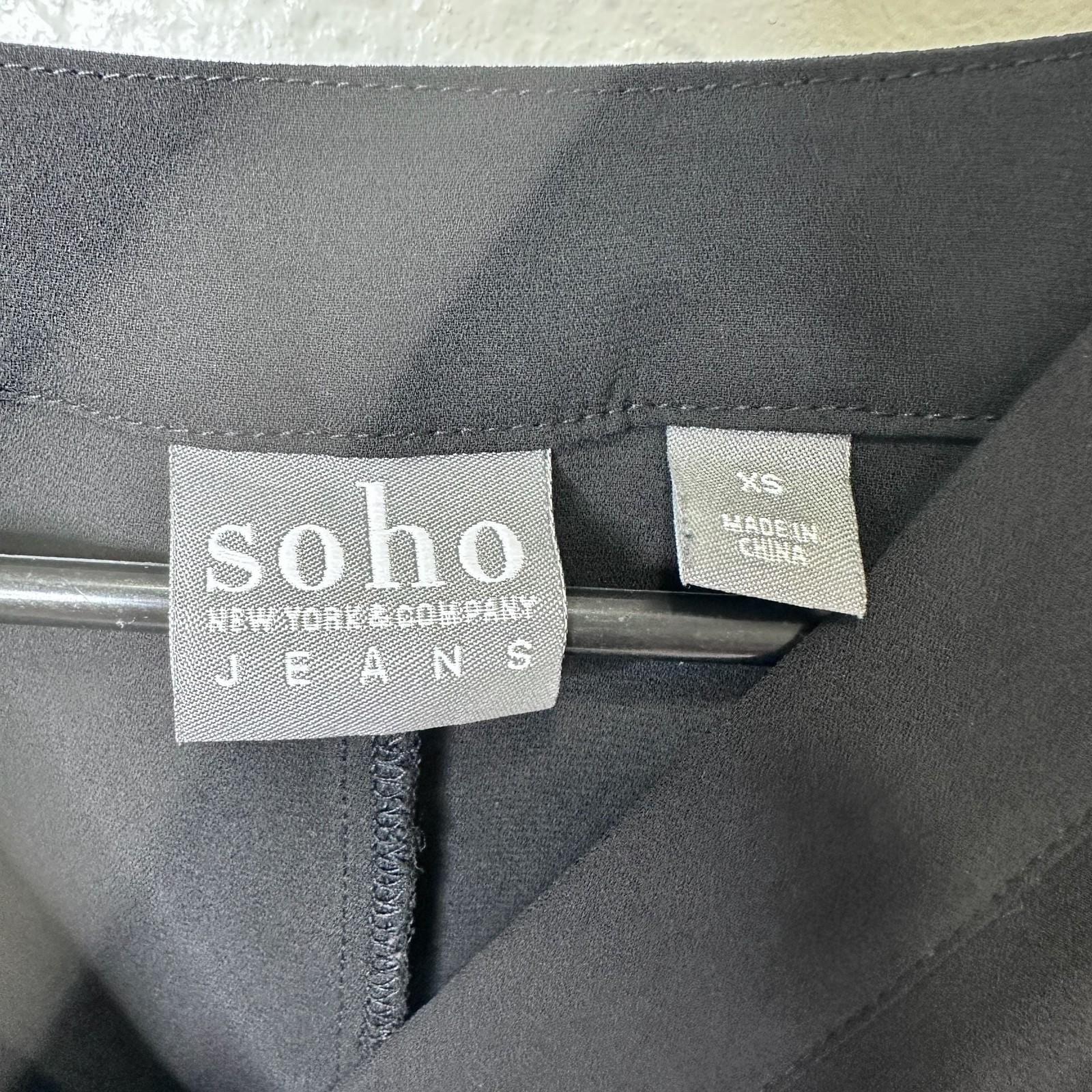 Soho New York & Company Jeans Black V-Neck Wrap Front Blouse – XS