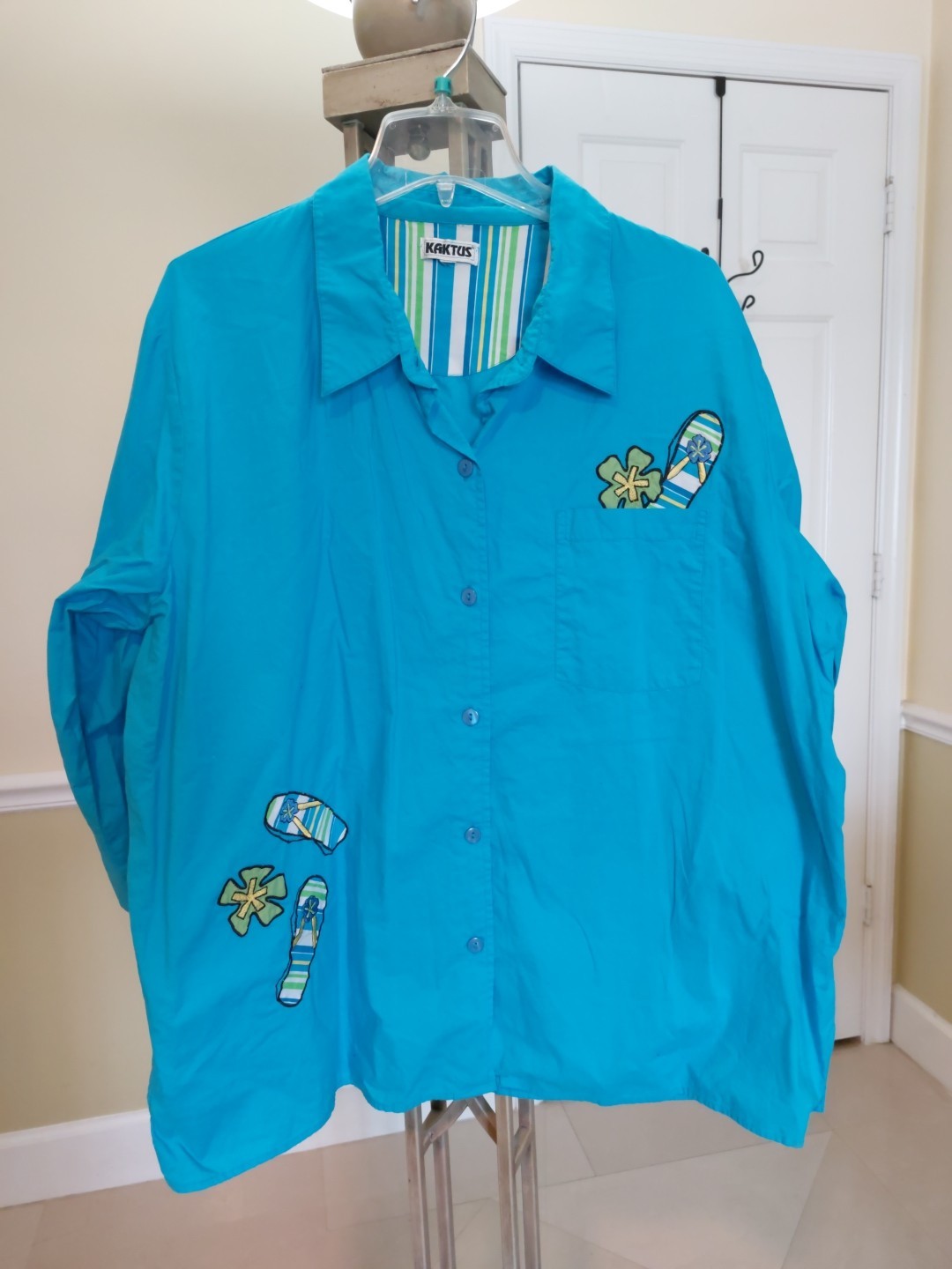 Kaktus Women’s Shirt XXL 💯 % Cotton Beach Sandal Flower Design