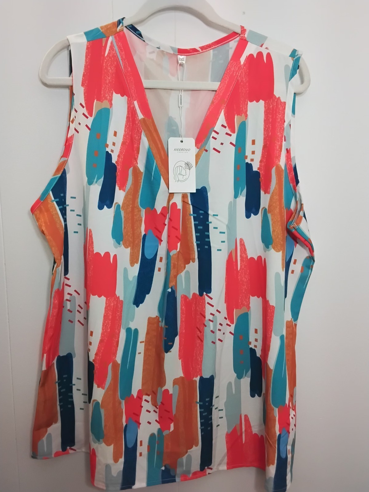 Xieerduo Fashion Women Sleeveless V-neck top Size 2XL NWT