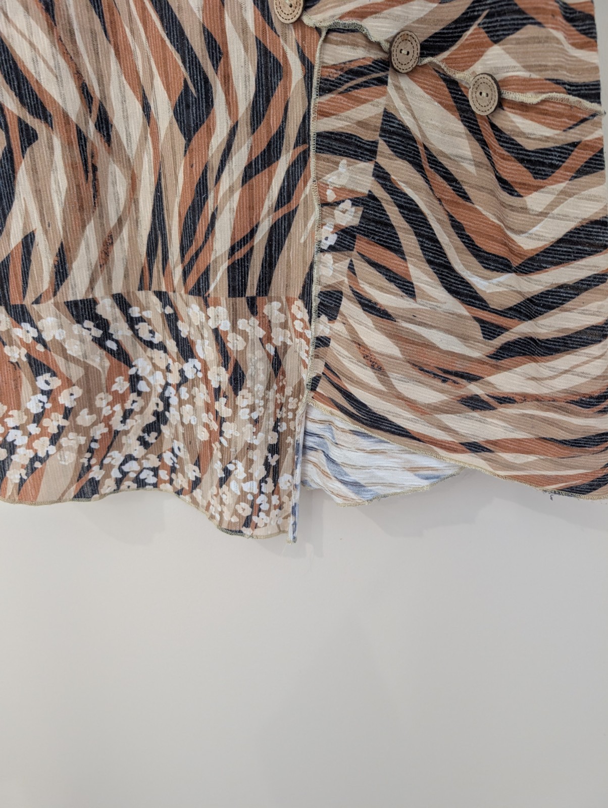 Opaque Casual Pullover Tunic Top Scoop Neck Short Sleeve Zebra/Floral Medium