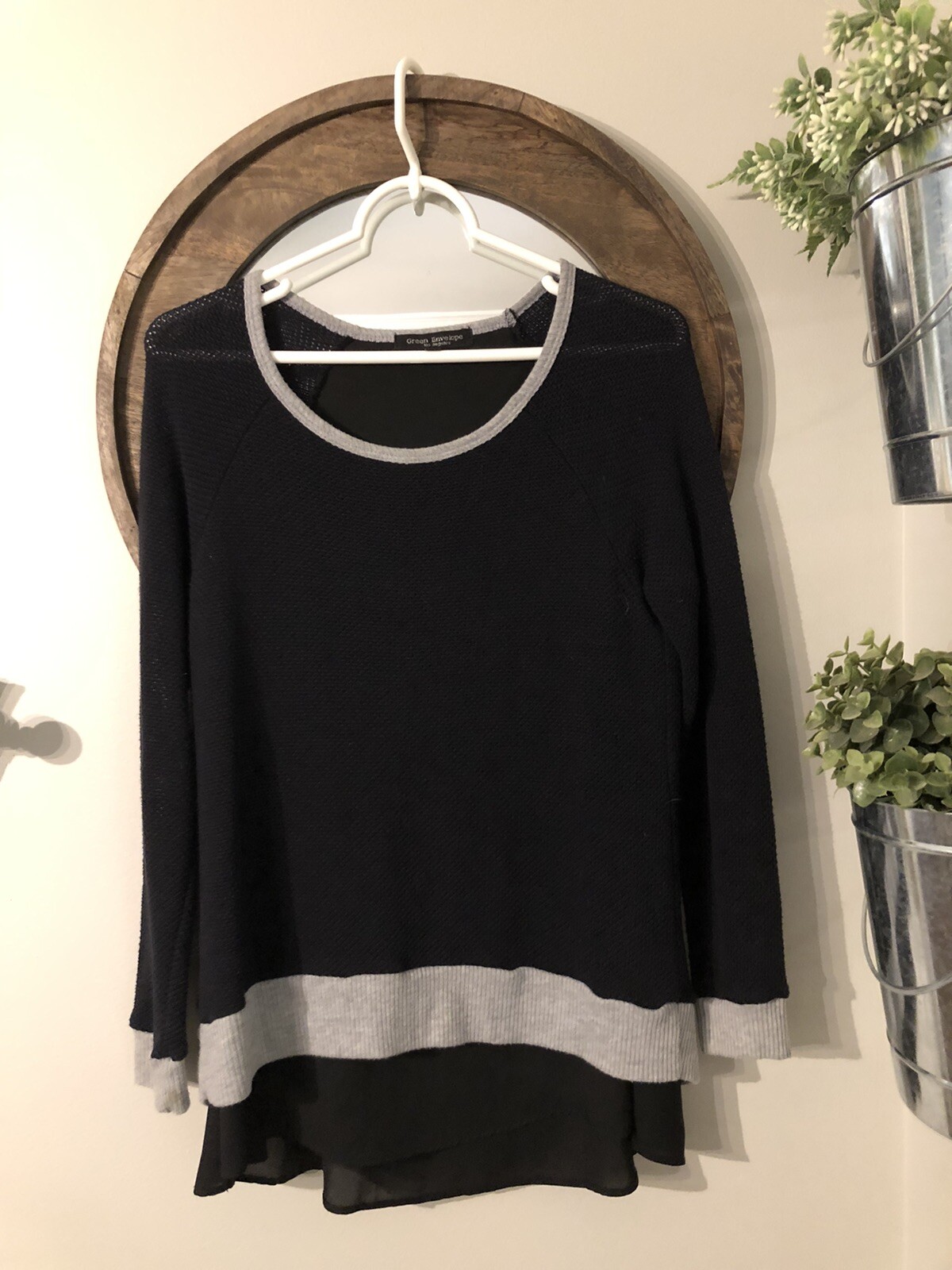 top medium women GREEN ENVELOPE black knit over black polyester handwash cold