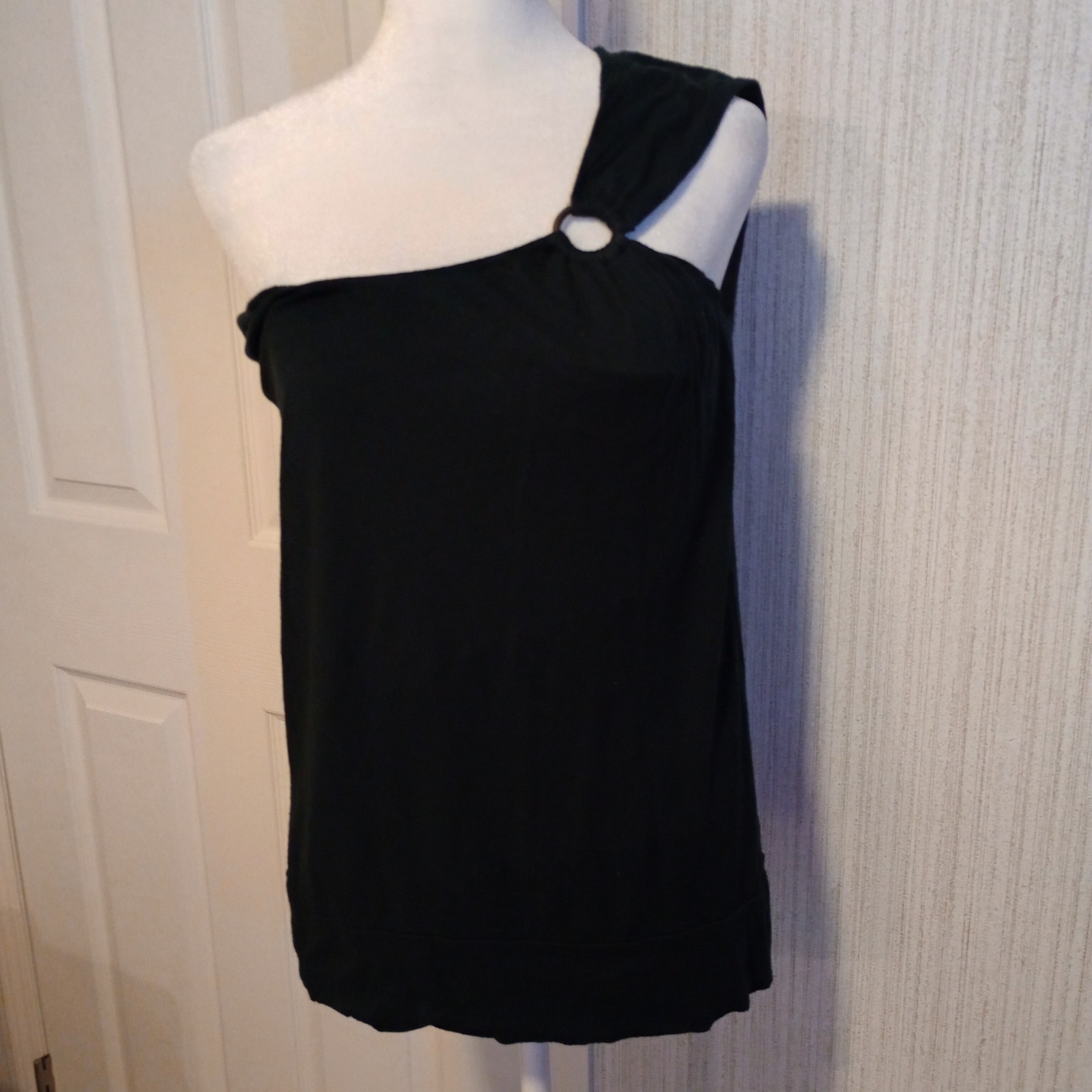 New York & Co. One-Shoulder Band Waist Black Ring-Detail Tank Top Size M GUC