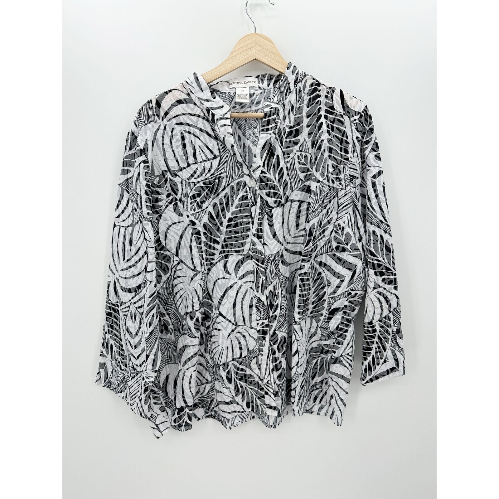 Draper’s & Damon’s Tropical Print Button Down Blouse Womens 1X Black White