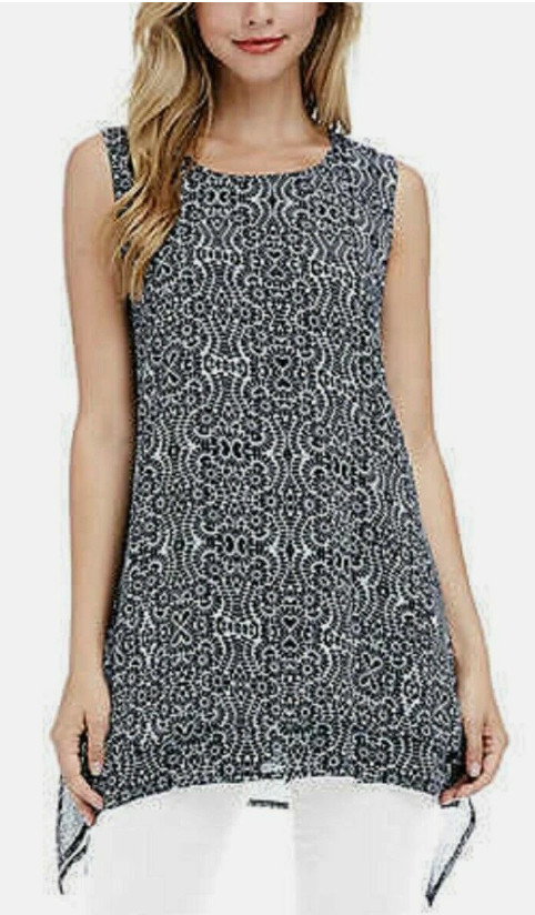 Fever black and white graphic print sleeveless blouse MEDUIM NWOT