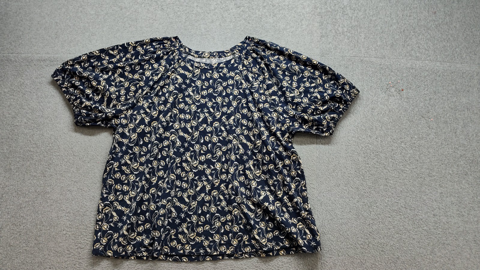 Any Body Women Tops XL Multicolor Round Neck Short Sleeve Stretched Logo Casual