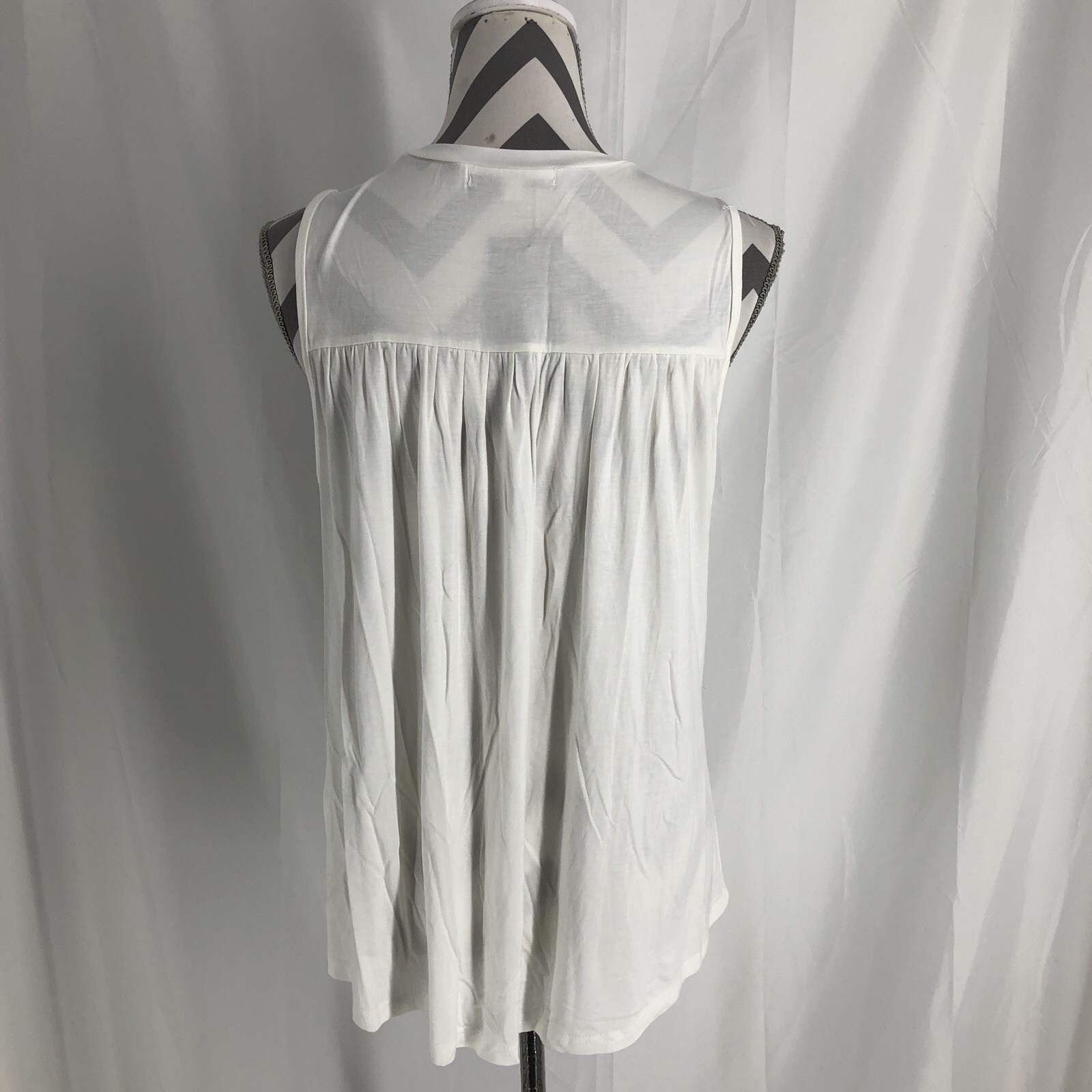 Miss Sparkling White Lace Yoke Tank Top Large