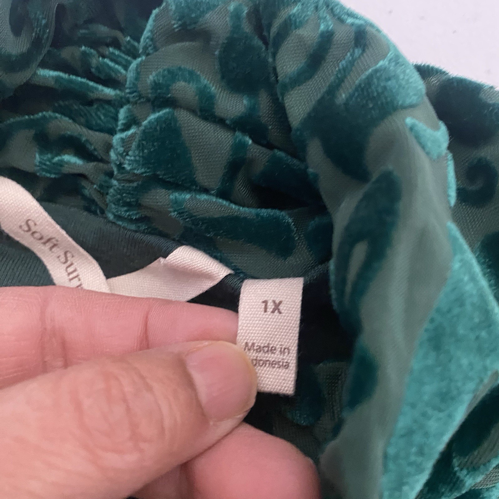 Soft Surroundings Walden Velvet Turtleneck Burnout Blouse Top Green Size 1X.