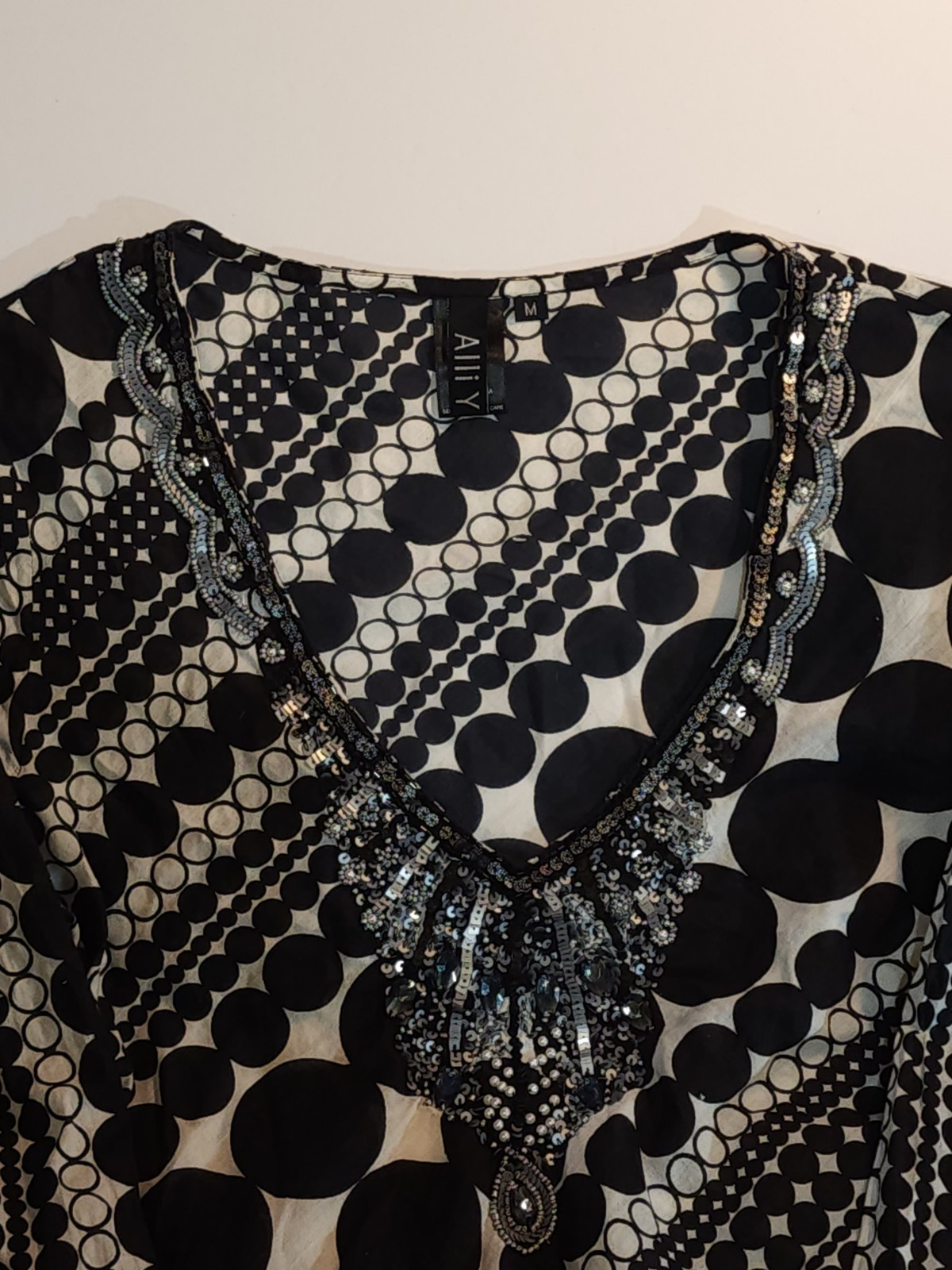 Womens Alli Y M Sequined Jeweled Top Tunic Blouse Hippie Black and White Boho