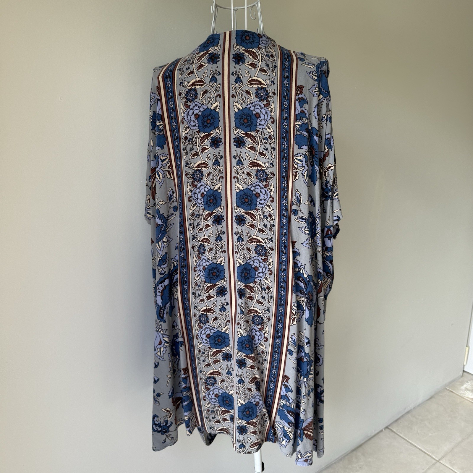 Angie Boho Floral open front Kimono Cardigan M Blue Cream Paisley Duster Wrap