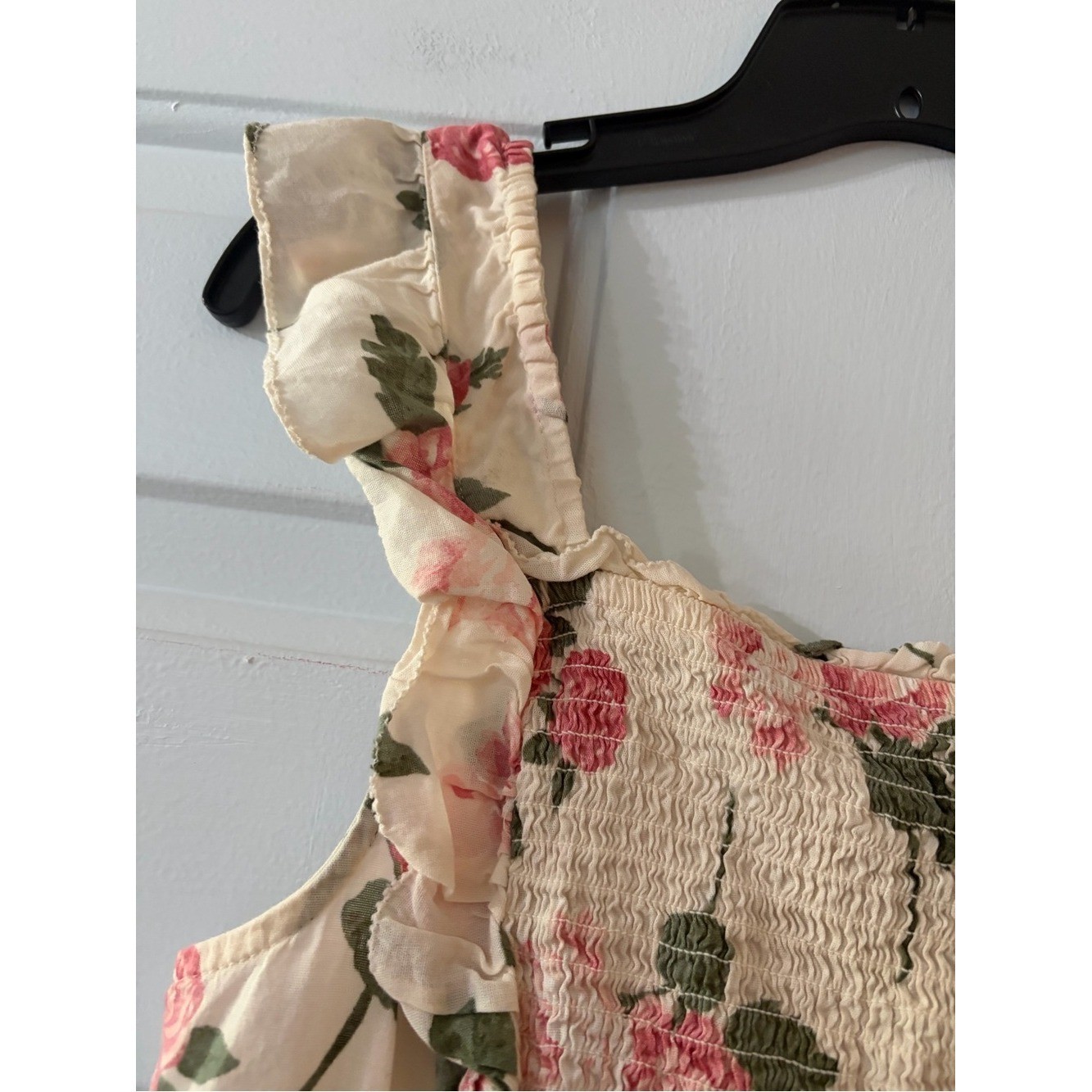 White and Pink Floral Smocked Peplum Ruffle Sleeve Tank Top Size large.