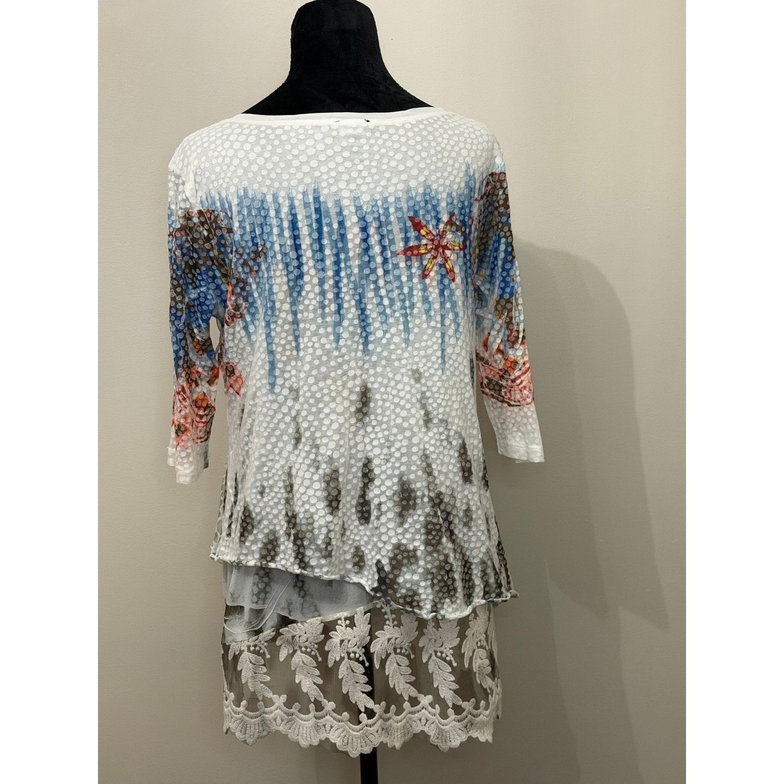 Suzanne’s Women Floral Burnout Tunic V-Neck 3/4 Sleeve Lace Trim Asymmetric Top