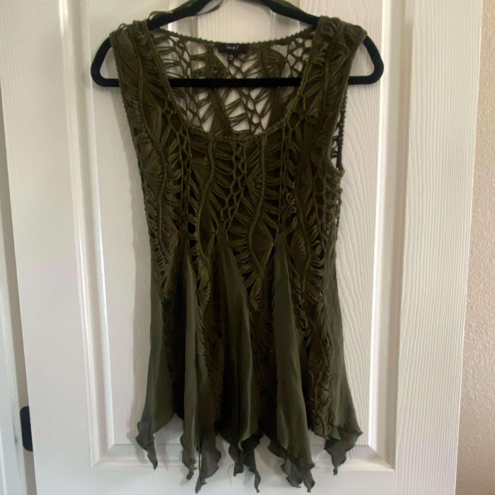 loveJ Women’s Green Crochet V-Neck Sleeveless Tank Top Lightweight Pullover L