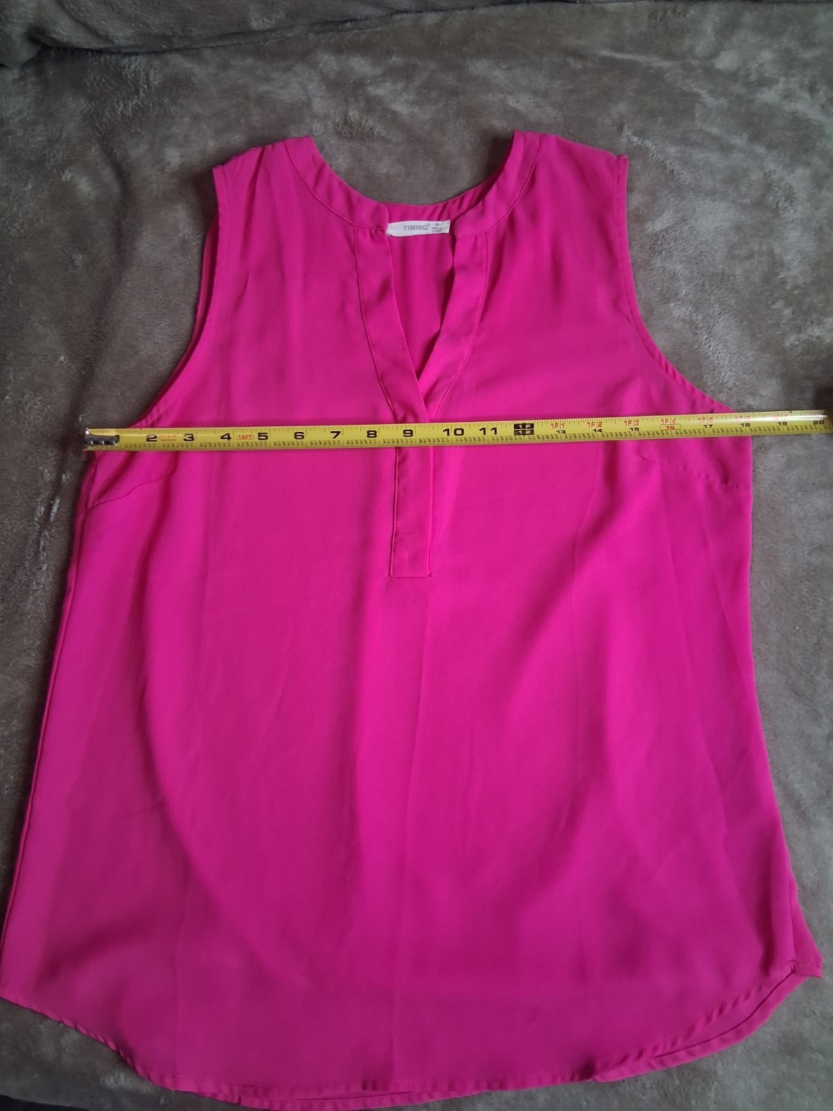 Timing Womens Sleeveless V-Neck Blouse Size Medium Hot Pink Fuchsia Hi-Low Tunic