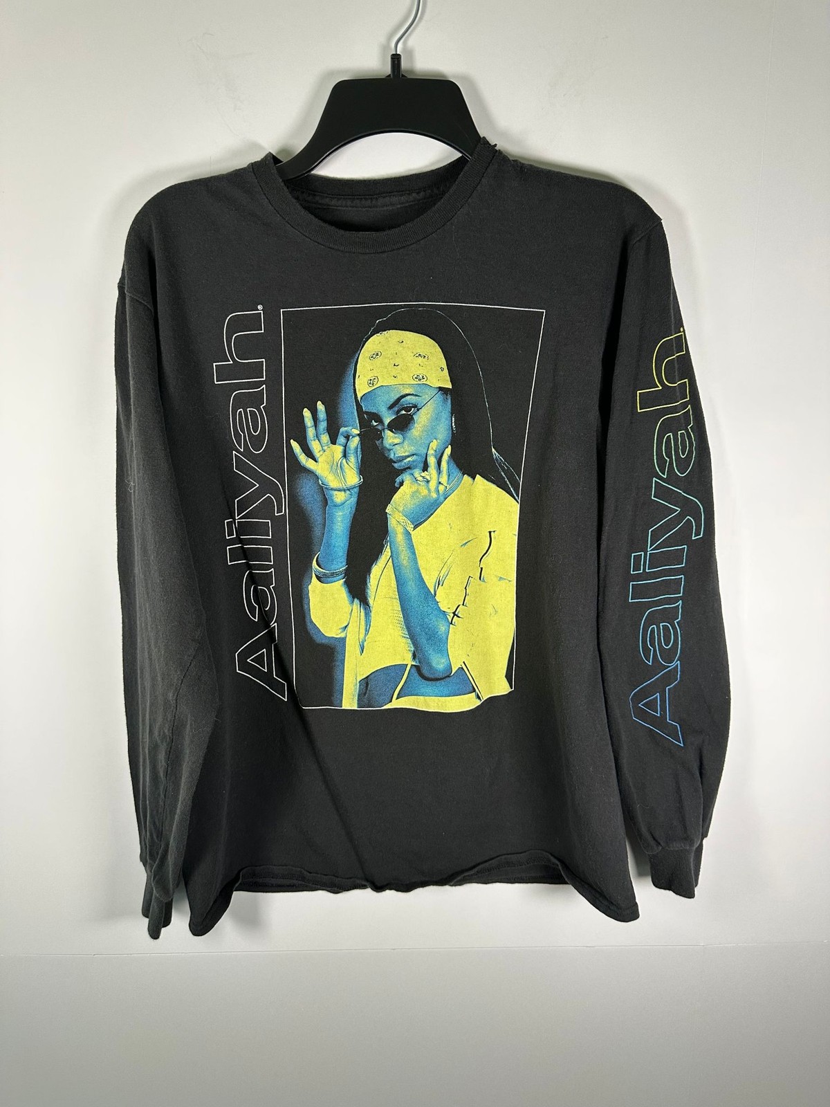 Aaliyah Long Sleeve Shirt Womens M Black Graphic Photo Print Tee Sleeve Logo