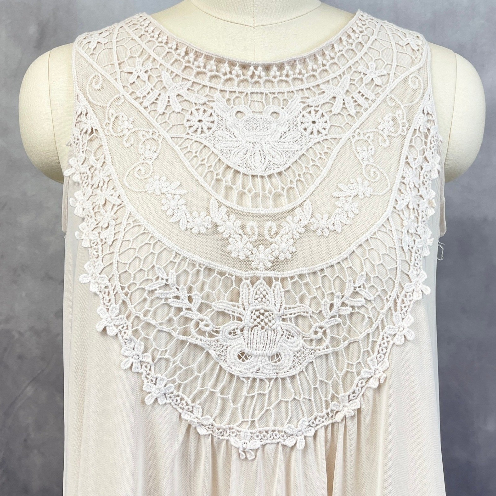 Cal Style Crochet Lace Ruffle Hem Sleeveless Tunic Top Women Small Boho Flowy