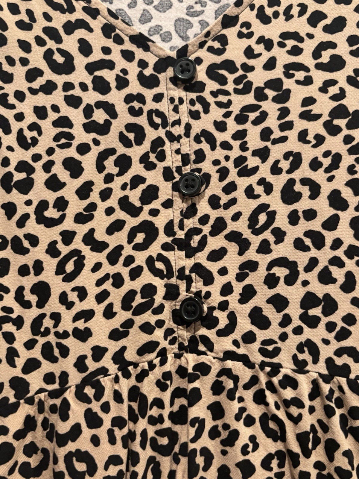 Ckh Clockhouse Women’s Beige/Black Leopard Print V-Neck Button Blouse Size 44