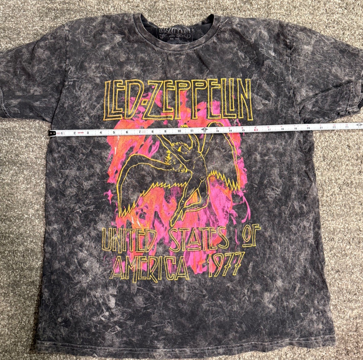 Led Zeppelin Graphic Band T-Shirt USA 1977 Acid Wash Black Pink Yellow Unisex M