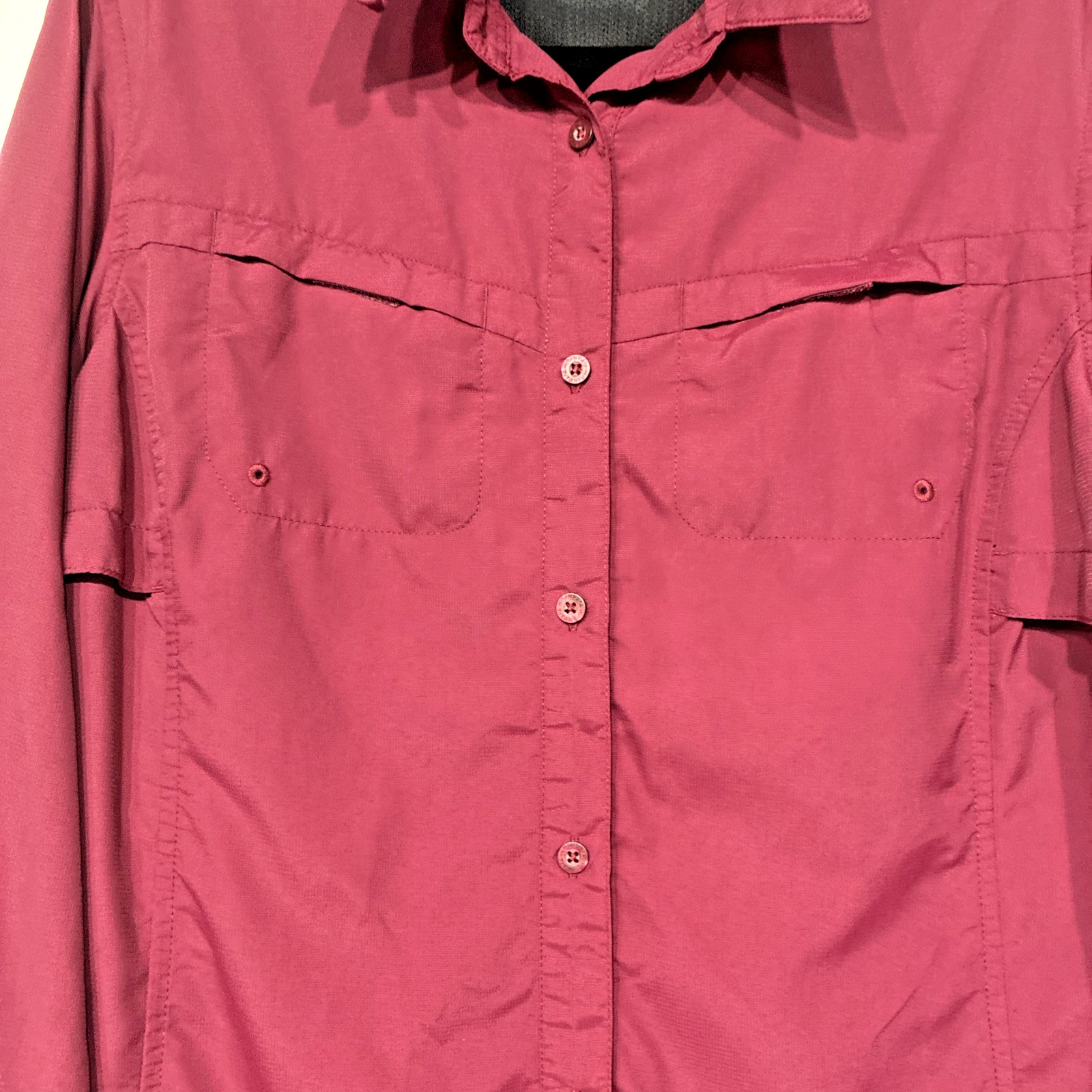 Columbia Titanium Women’s Button Up Shirt Maroon Long Sleeve Outdoor Hiking Vent