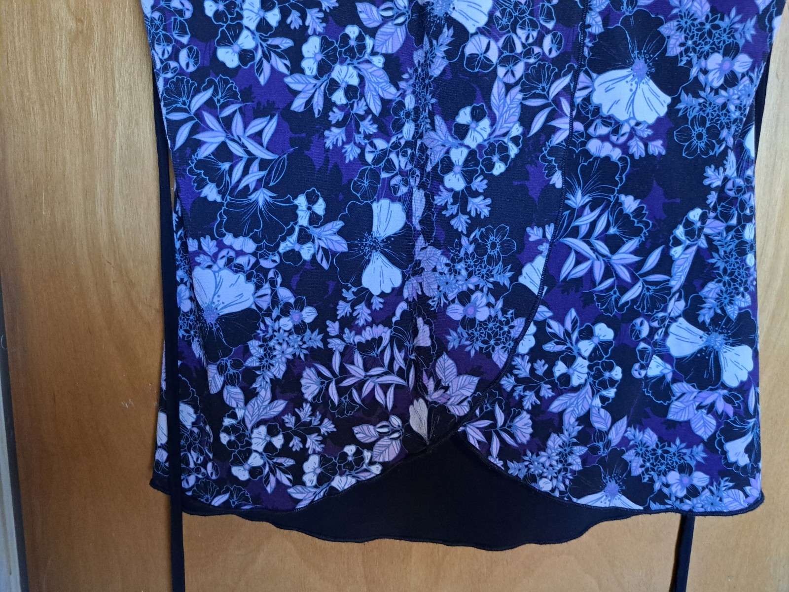 Womens Studio 1940 (Kohl’s) Black & Purple Floral Tie Black Blouse. Size L EUC