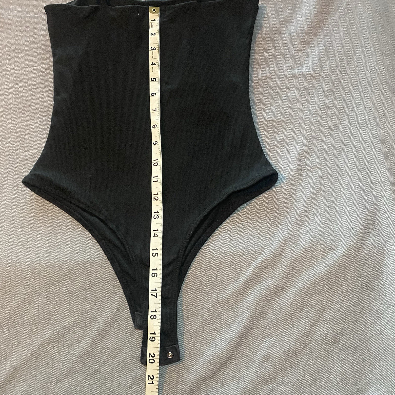 Black Seamless Bodysuit Women’s Medium Adjustable Straps Snap Closure Stretch