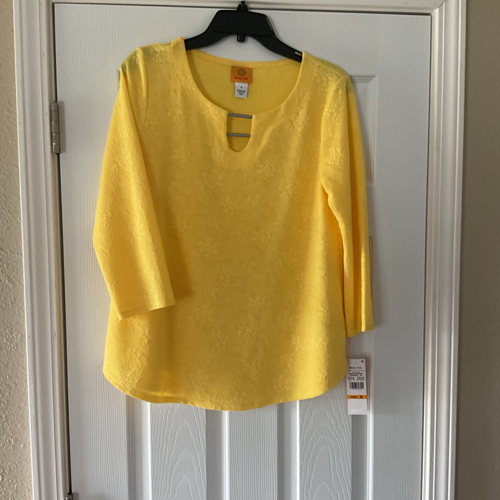 Ruby Rd. Women’s Small Solid Paisley Floral Textured Top Lemon Color NWT Nice