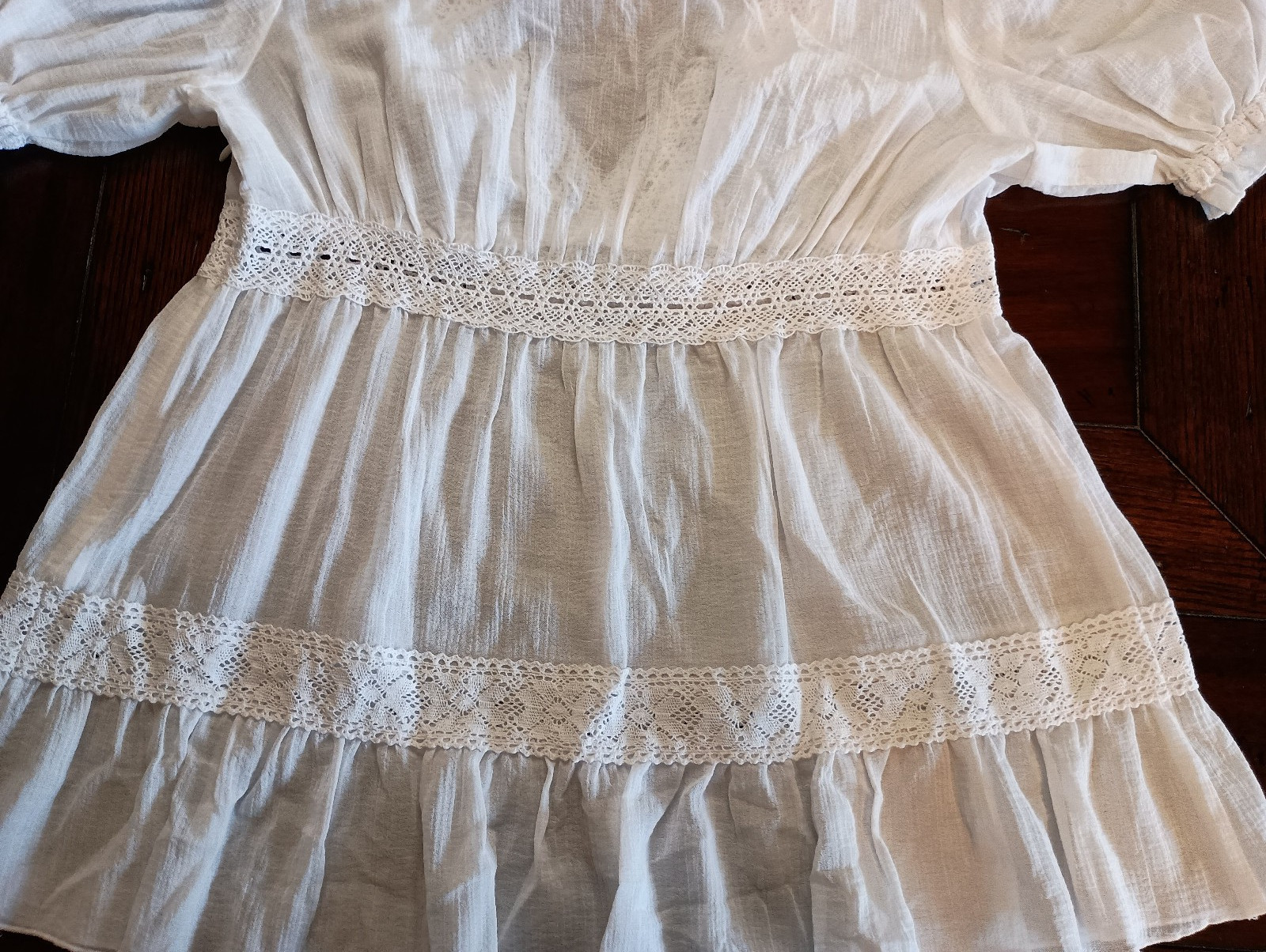 NWOT Victoria Secret’s – Sheer Moda International White Blouse SZ M