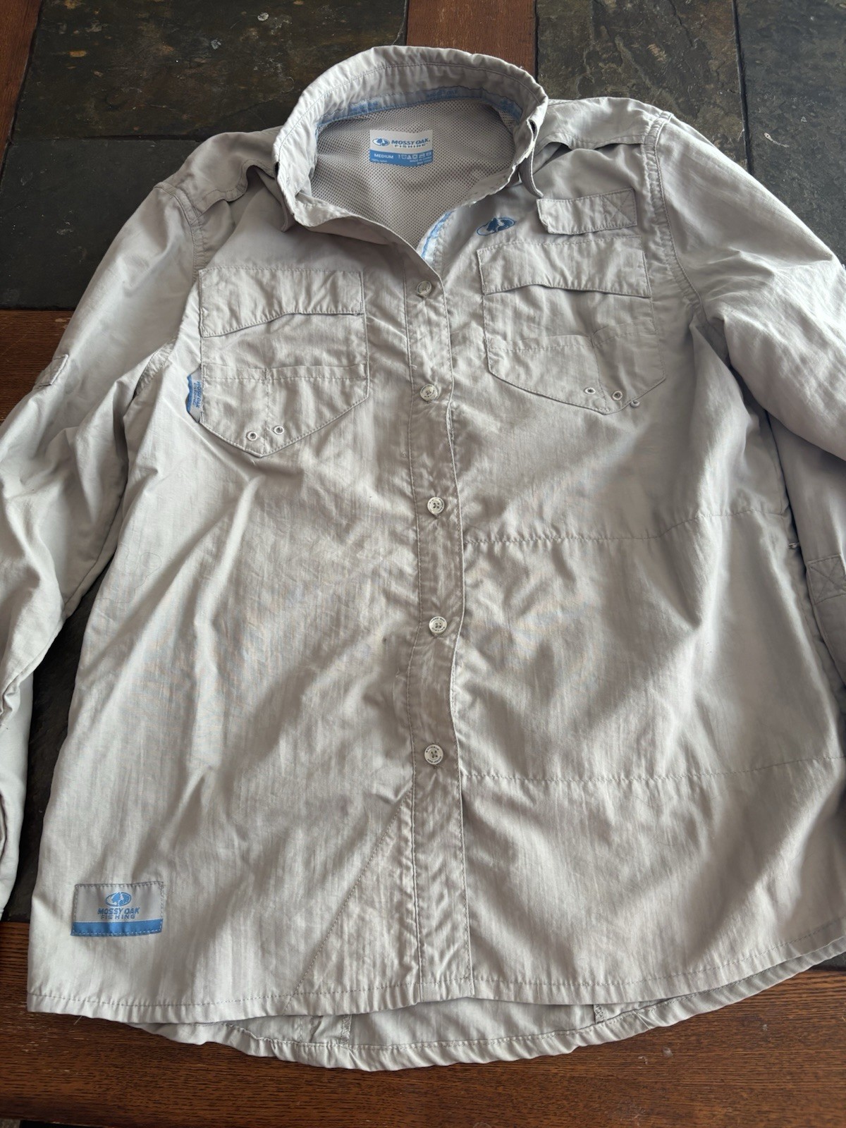 Mossy Oak Women’s Medium Set Of Two Button Down Nylon Long Sleeve Tops