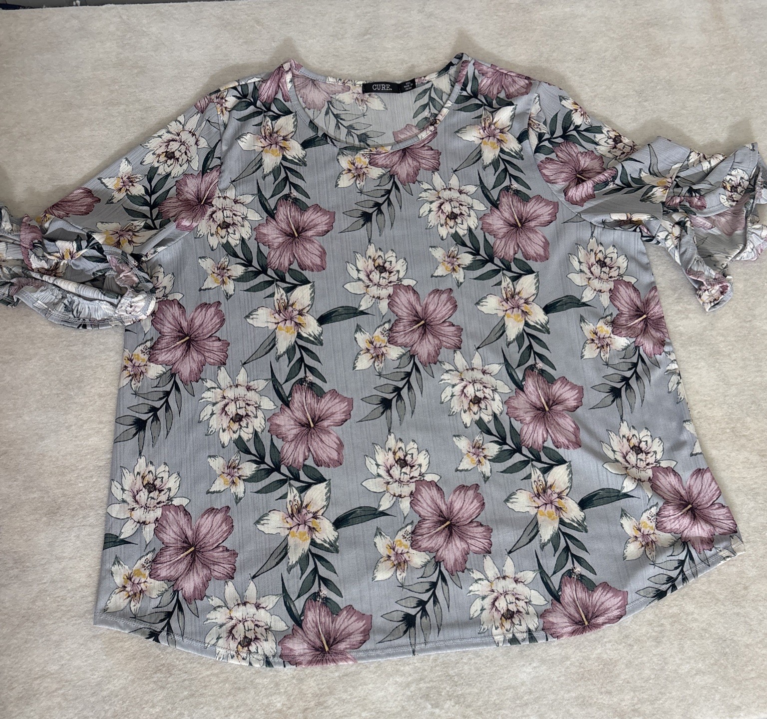 CURE Women’s Blouse/Top Half Flutter Sleeve Round Neck Gray Floral Size 2XL