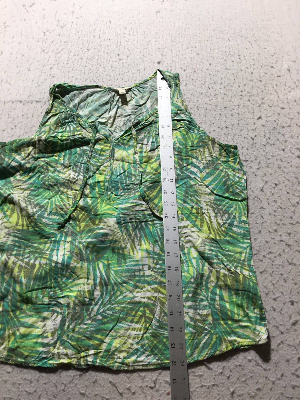 Sonoma Tank Top Womens L Large Green Yellow Hawaiian Sleeveless Tied V Neck