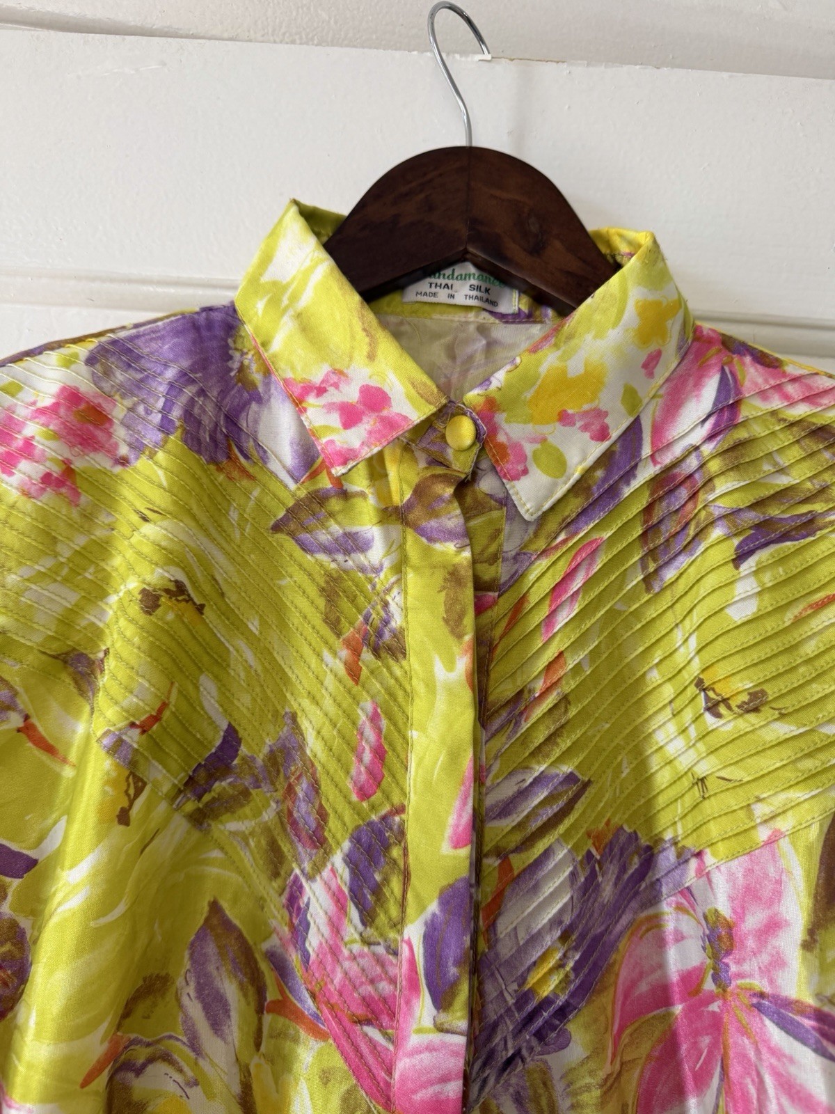 Vintage Sandamanee Thai Silk Blouse – Yellow Floral – Relaxed Fit Size S (8-10)