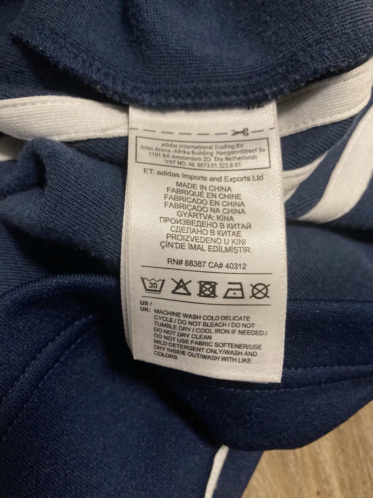 adidas women’s boxy dark blue /White Striped T-Shirt Size S Logo