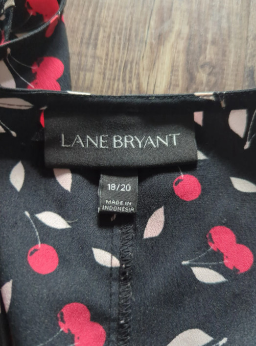 Lane Bryant Cherry Print Lace 3/4 Sleeve Blouse Size 18/20