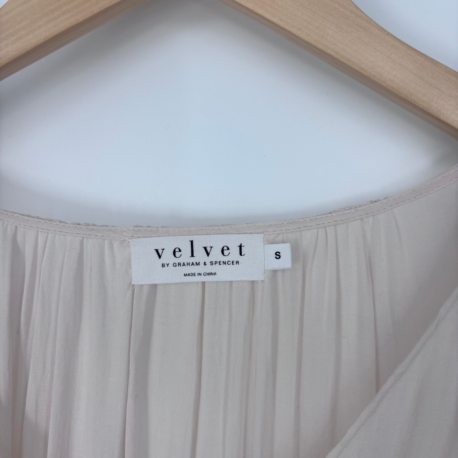 Velvet by Graham & Spencer Blouse Womens S Pink Surplice V-Neck Long Sleeve Top
