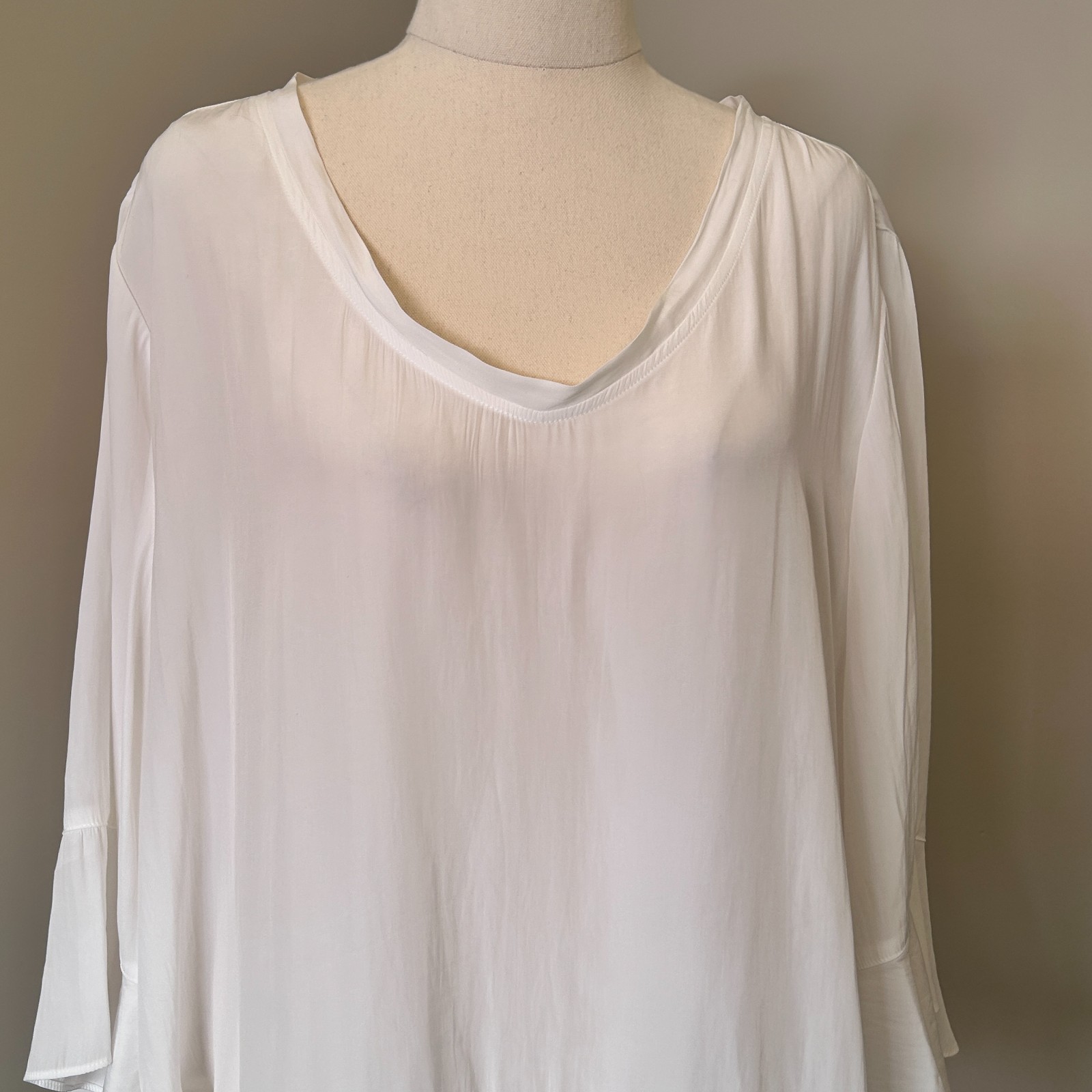 Mela Purdie Top Women AU 16 White Bell Sleeve Relaxed Fit Technical Polyester