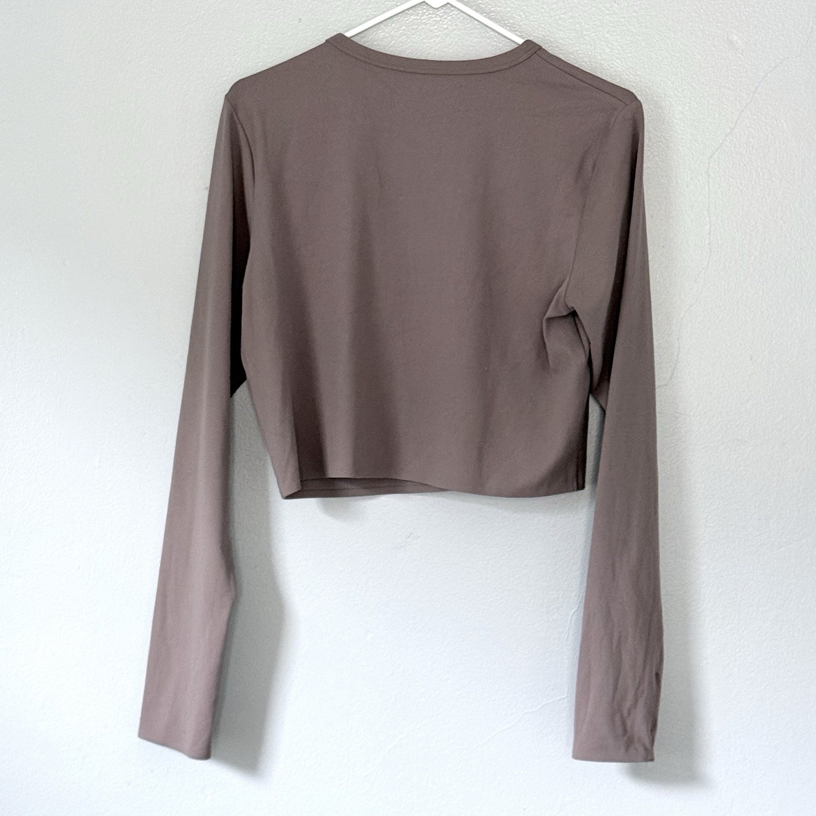 Uniqlo Crop Top XL AIRism Brown Long Sleeve Stretch UV Protection Thumb Holes