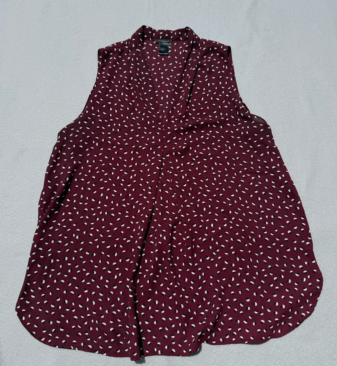 Anne Klein Women’s Sleeveless Blouse Size M – Dark Red With Black And White Dots