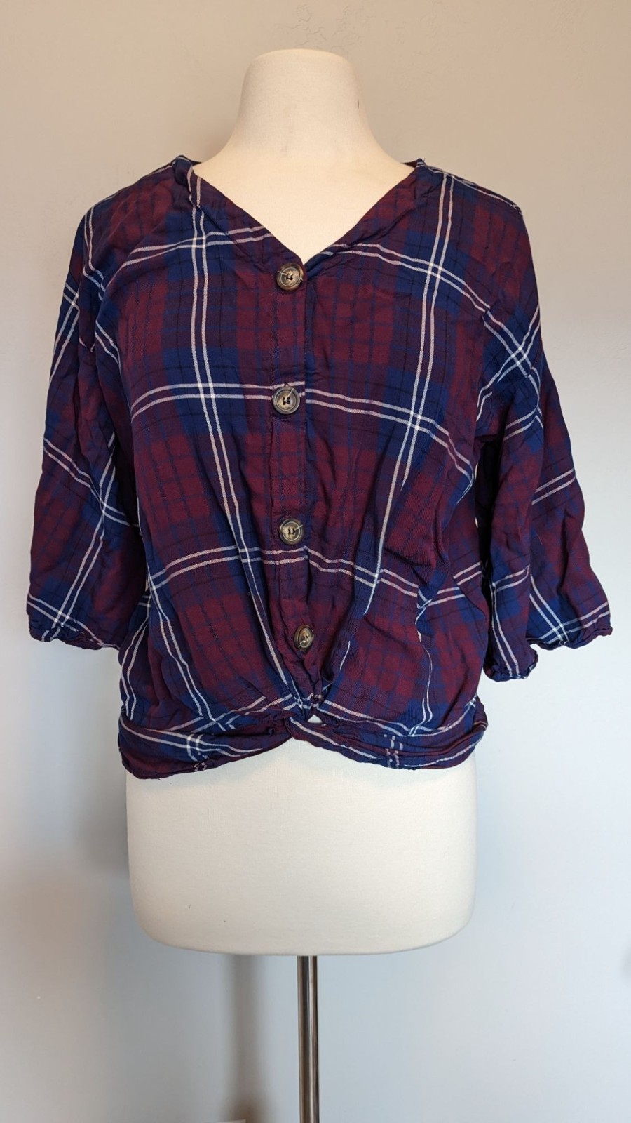 Lily White Plaid Button-Down Blouse With Front Twist Detail Large